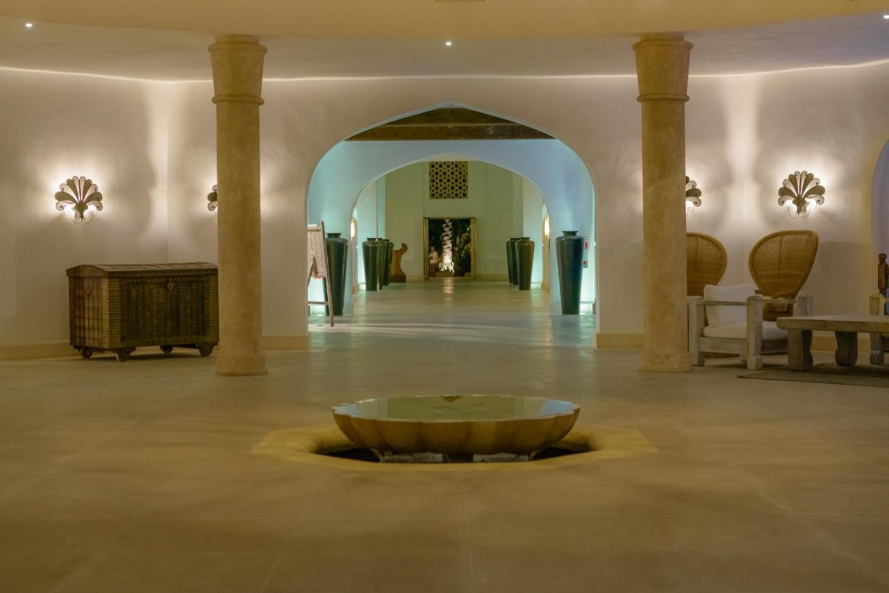Swahili Beach Diani Beach Exterior foto The interior of the museum