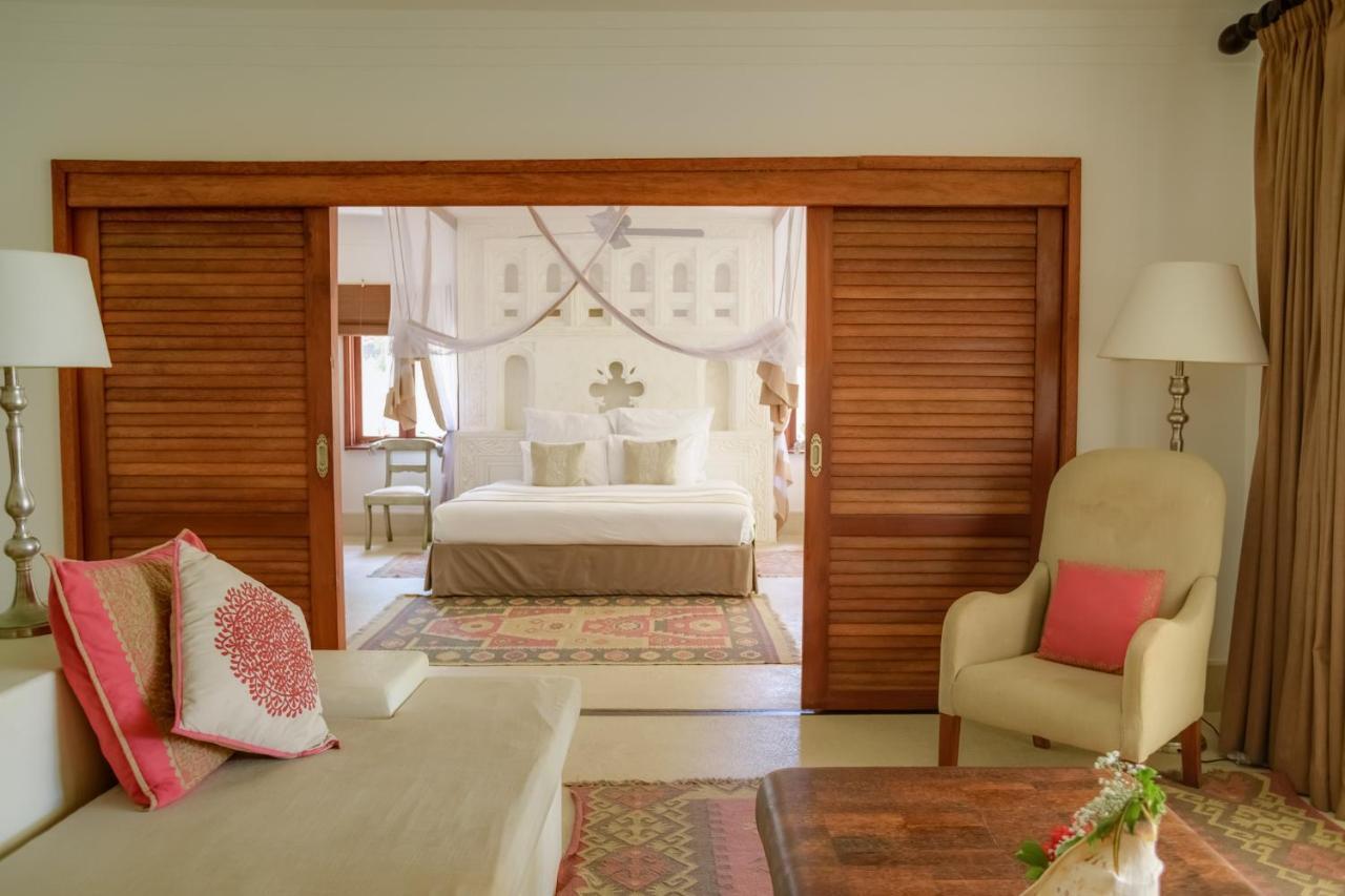 Swahili Beach Diani Beach Exterior foto A suite at the resort